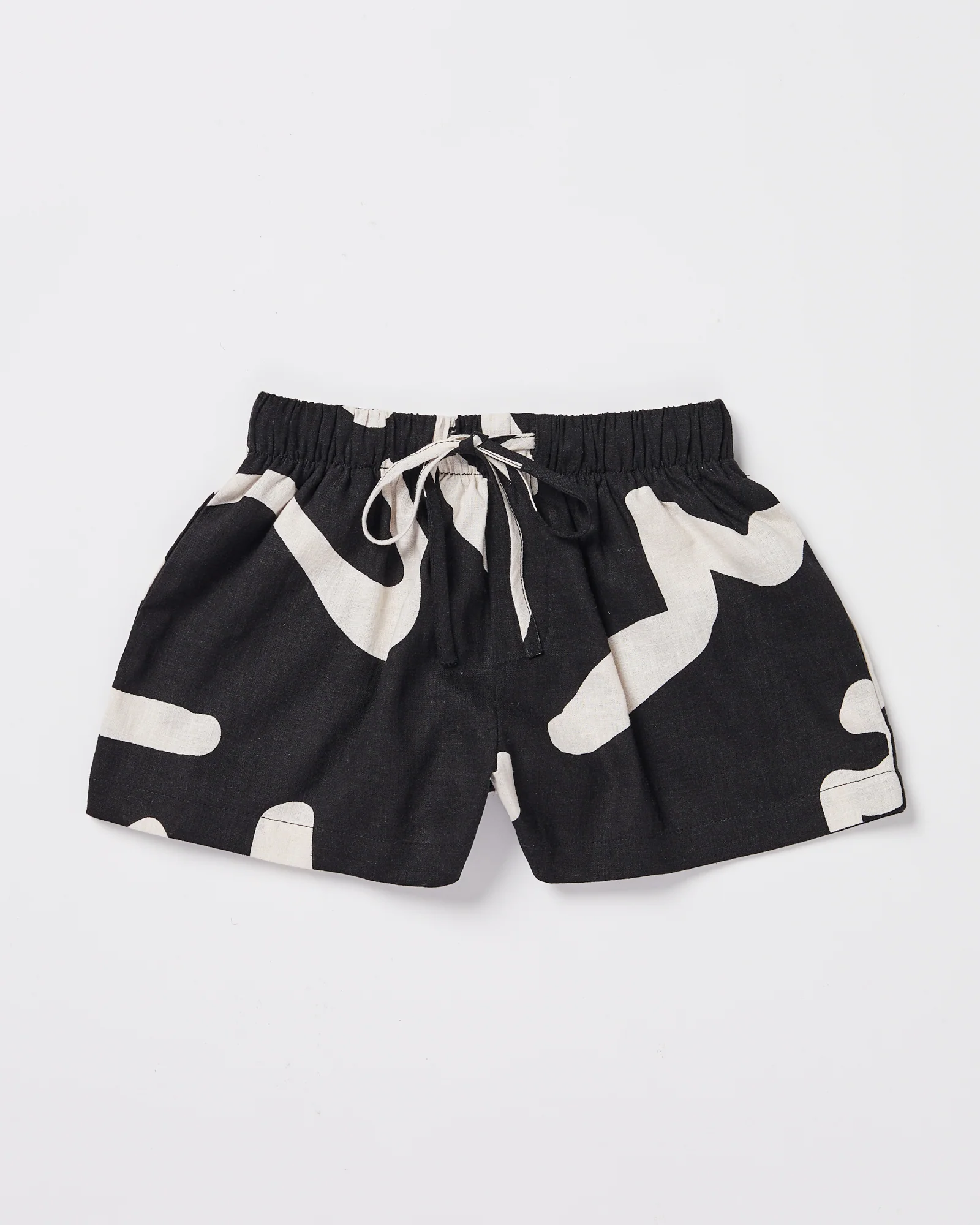T-Shirtn Girls Charlie Swirl Shorts in Black